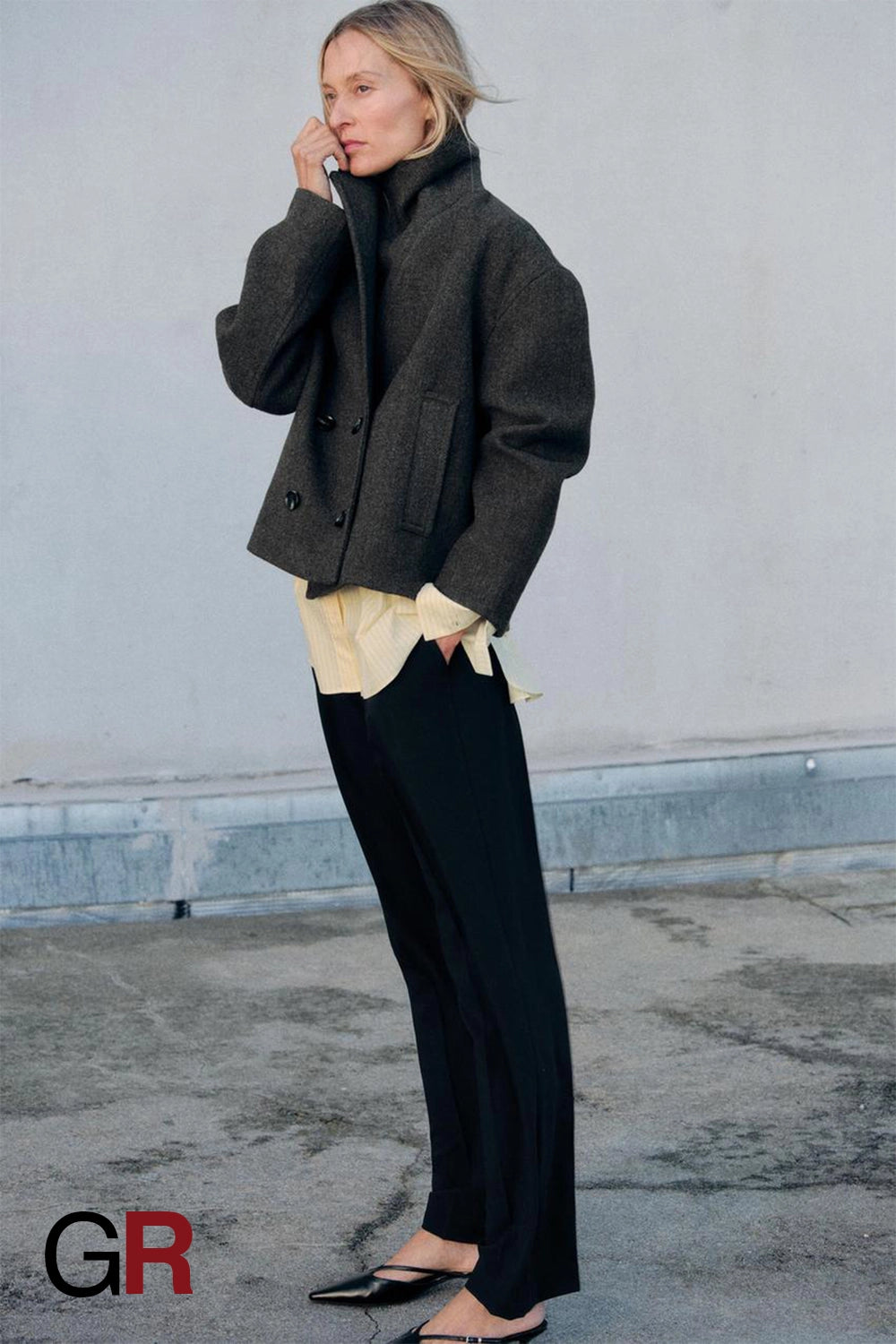 Sophisticated Black Double-Breasted Wool Coat - GlamoROZ