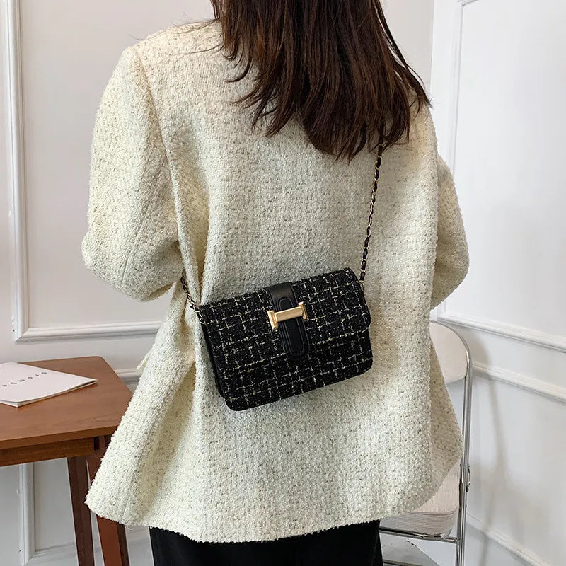 ChicWeave Textured Petite Bag - GlamoROZ