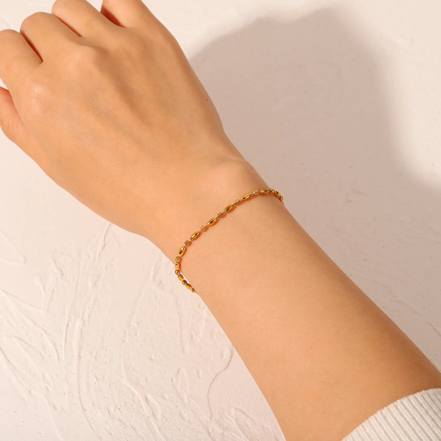Ladies' Chic Oval Bead Bracelet - GlamoROZ