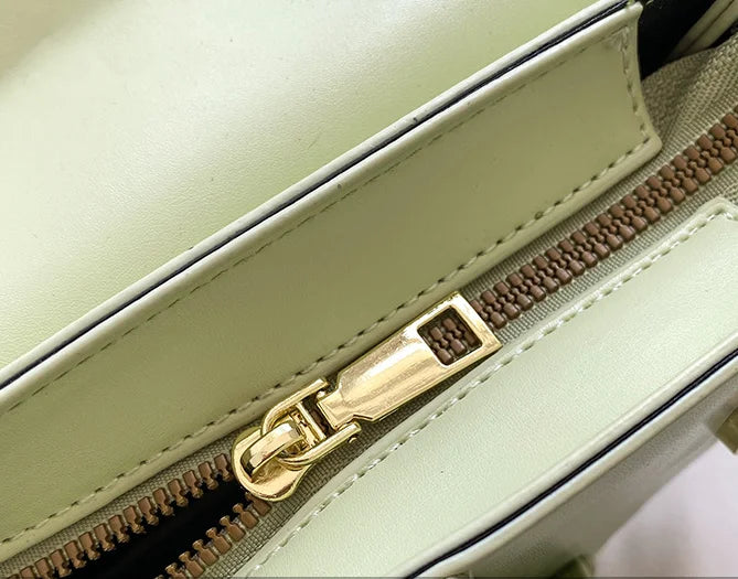 LuxeRider Saddle Chic Bag - GlamoROZ
