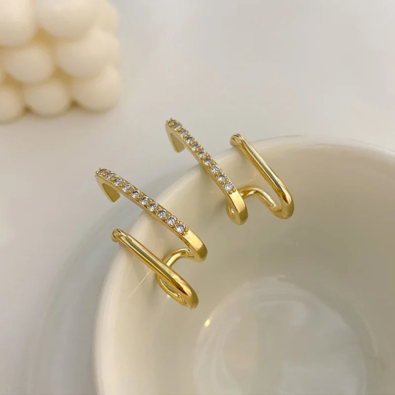 Luxe Crystal Claw Stud Earrings - GlamoROZ