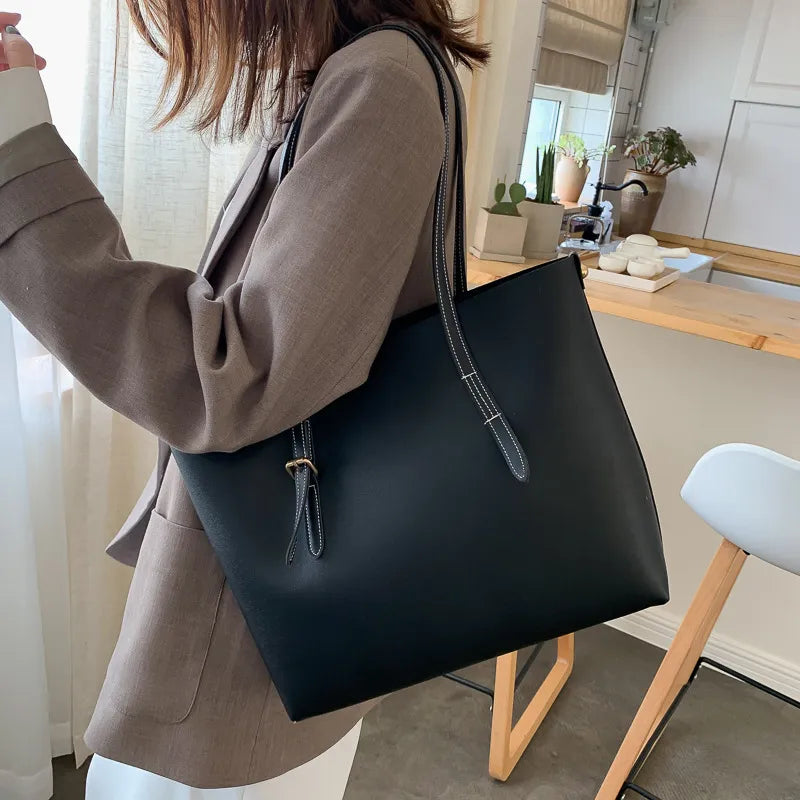 Elegant Essence Grand Tote - GlamoROZ
