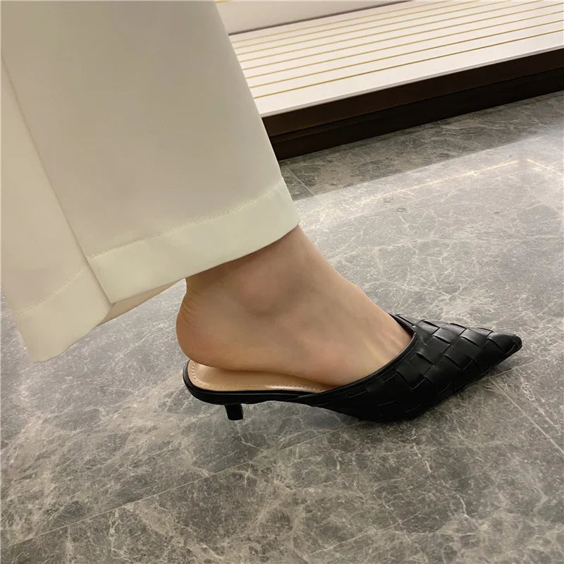 Svelte Pointe Stiletto Sandals - GlamoROZ