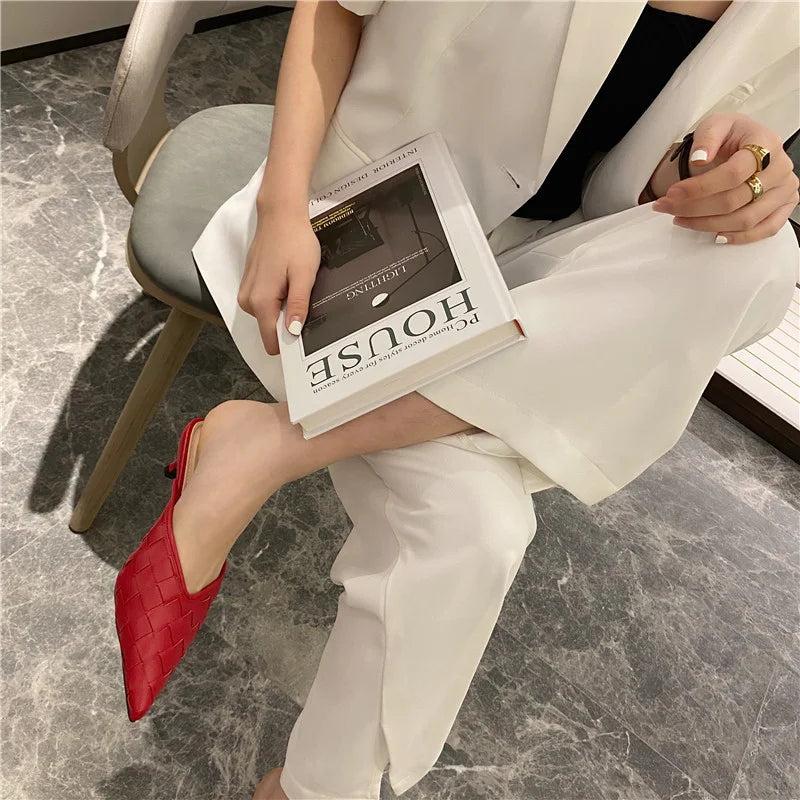 Svelte Pointe Stiletto Sandals - GlamoROZ