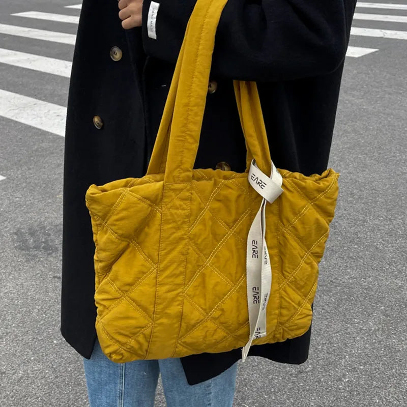 Arctic Chic Rhombus Tote - GlamoROZ