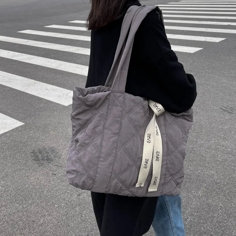 Arctic Chic Rhombus Tote - GlamoROZ