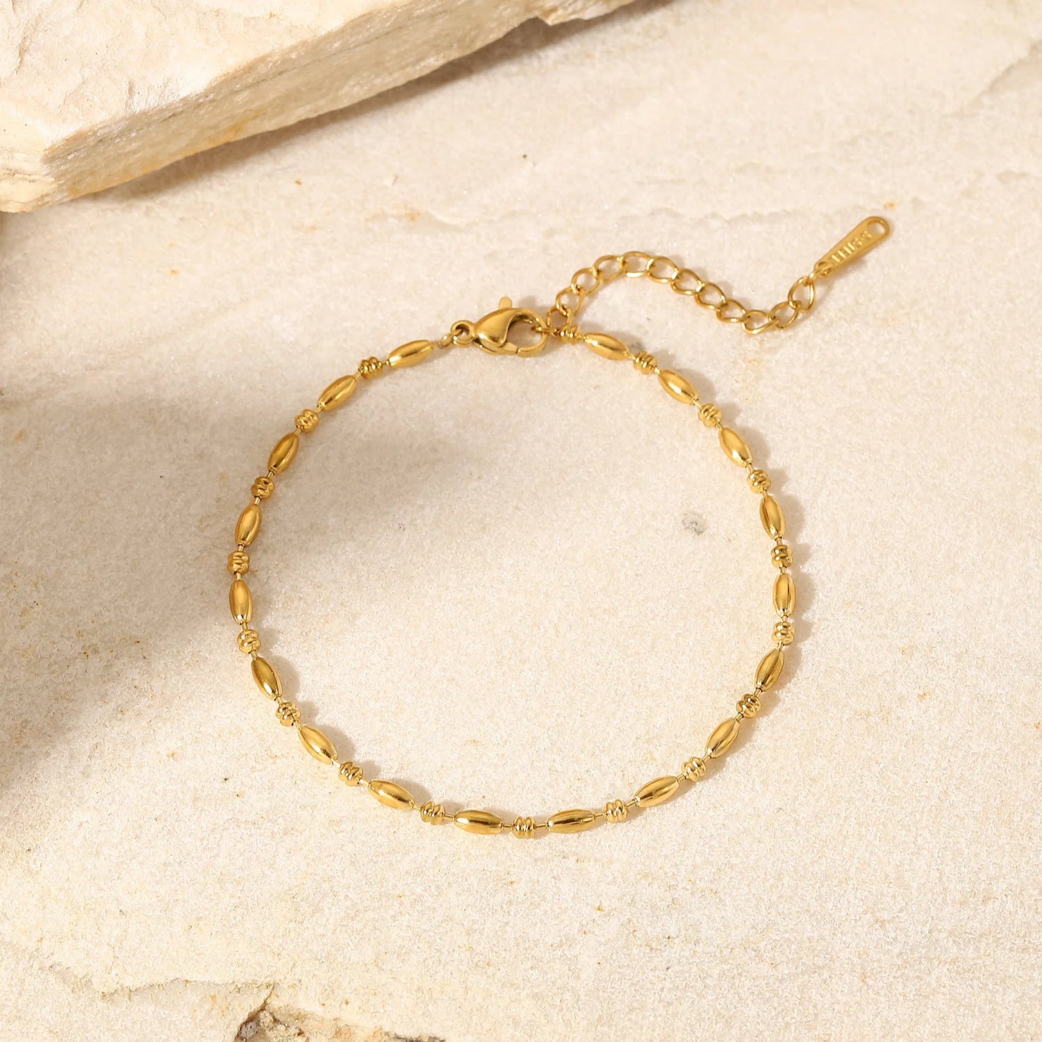 Ladies' Chic Oval Bead Bracelet - GlamoROZ