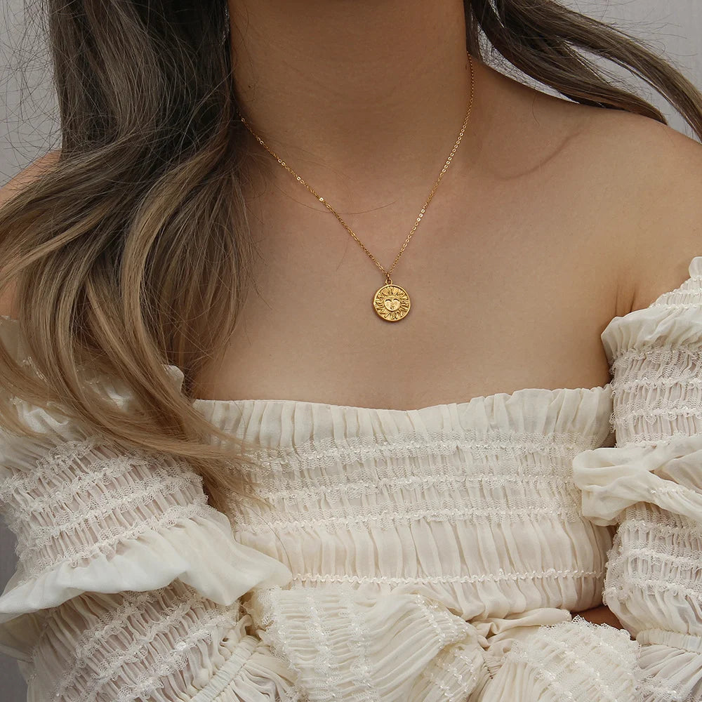 Golden Sunbeam Necklace - GlamoROZ