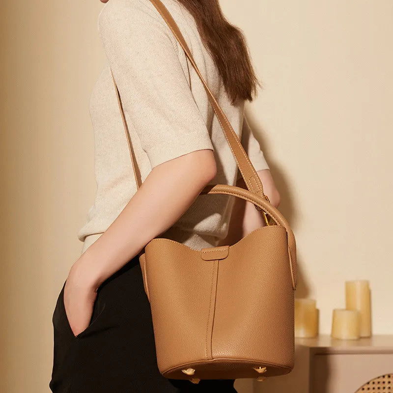 LuxeLeather Elysian Bucket Bag - GlamoROZ