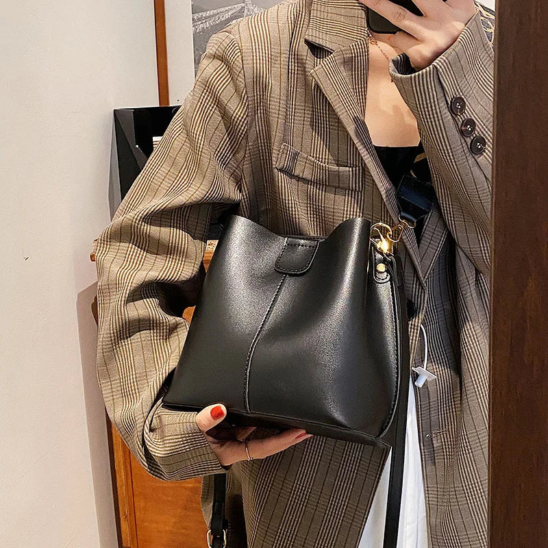 Parisian Chic Wide Strap Bucket Bag - GlamoROZ