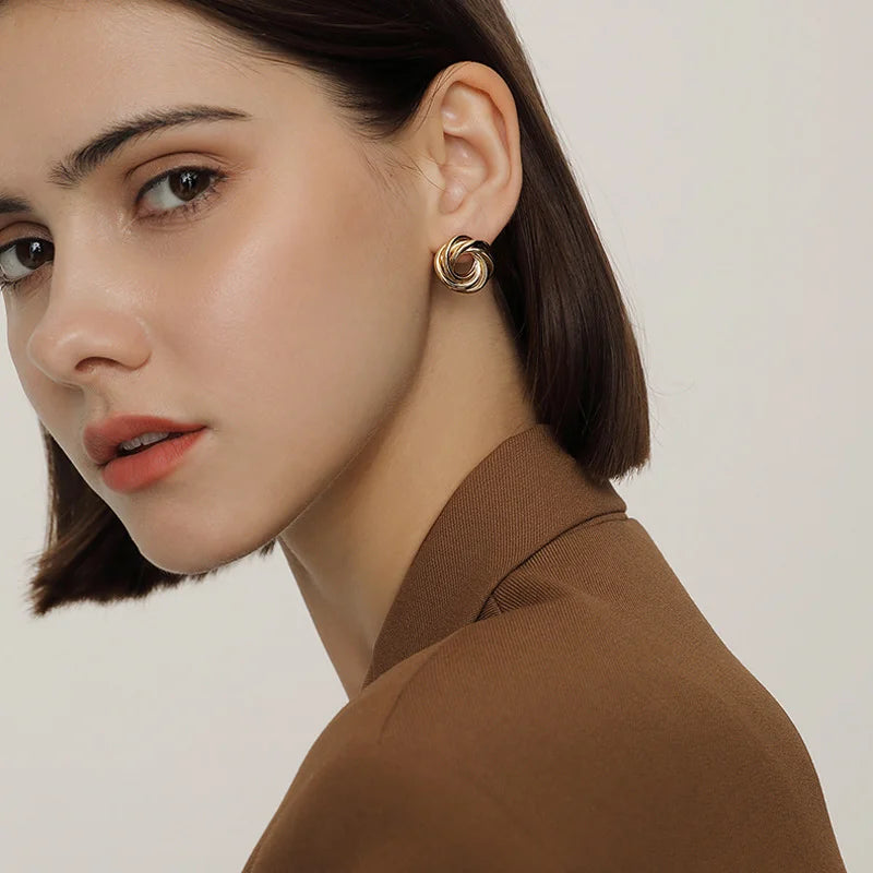Gilded Blossom Golden Earrings - GlamoROZ