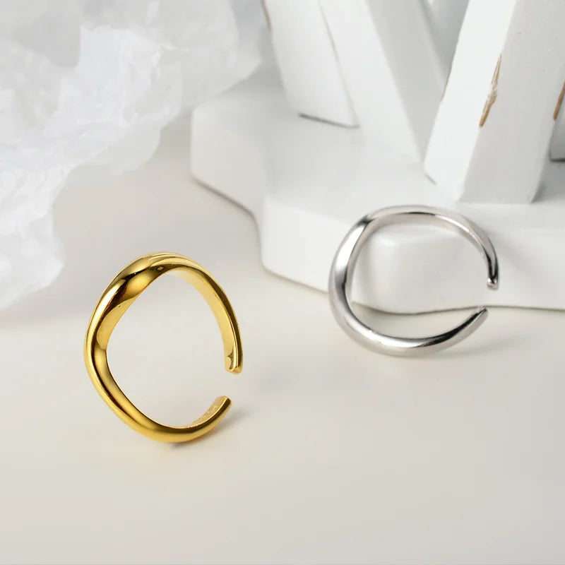 Chic Wave Ring - GlamoROZ
