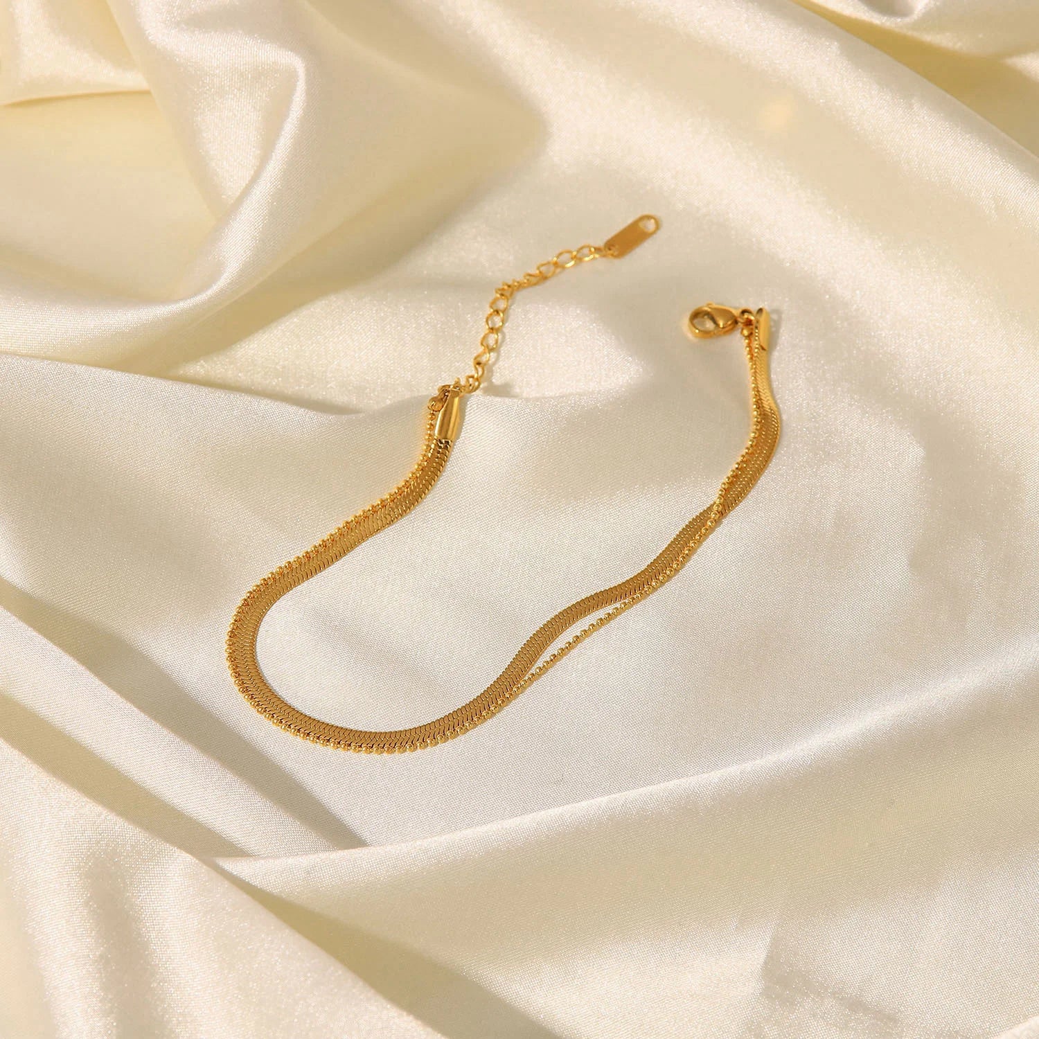 Frida's Gilded Elegance Anklet - GlamoROZ