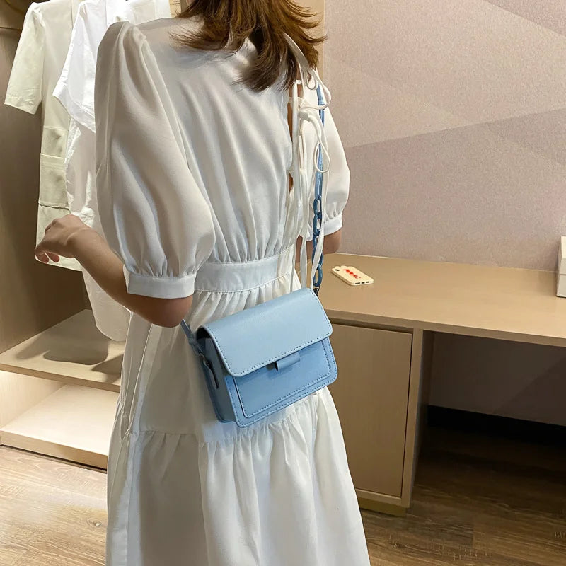 VintageVogue Chain Square Bag - GlamoROZ