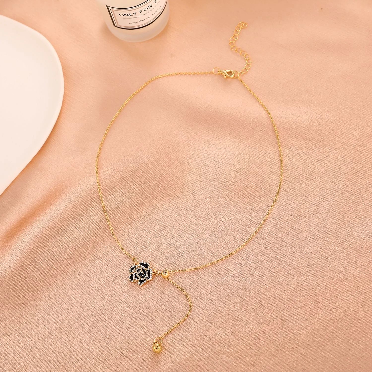 Parisian Noir Camellia Necklace - GlamoROZ