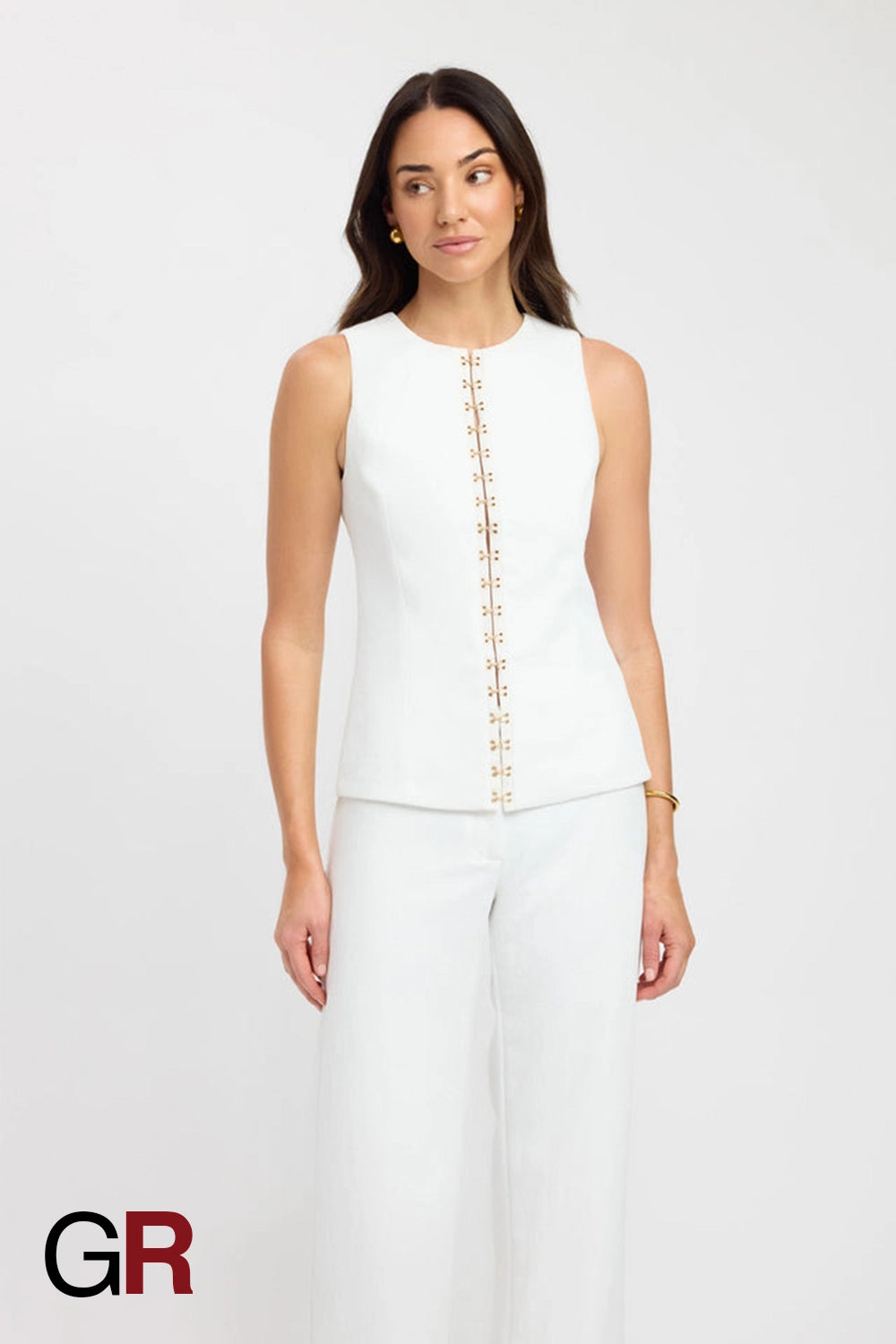 Single-Breasted White Round Neck Sleeveless Vest - GlamoROZ