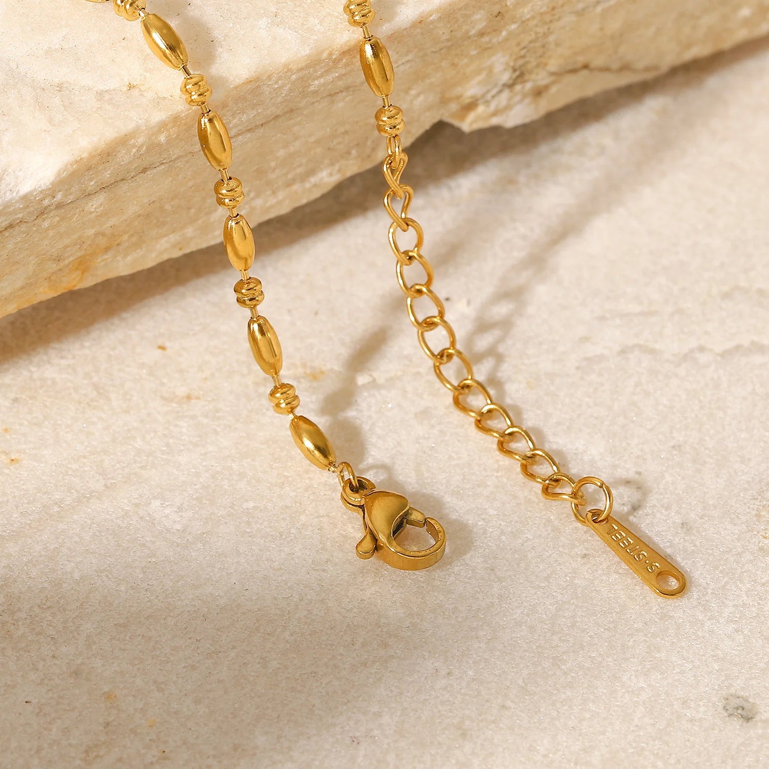 Ladies' Chic Oval Bead Bracelet - GlamoROZ