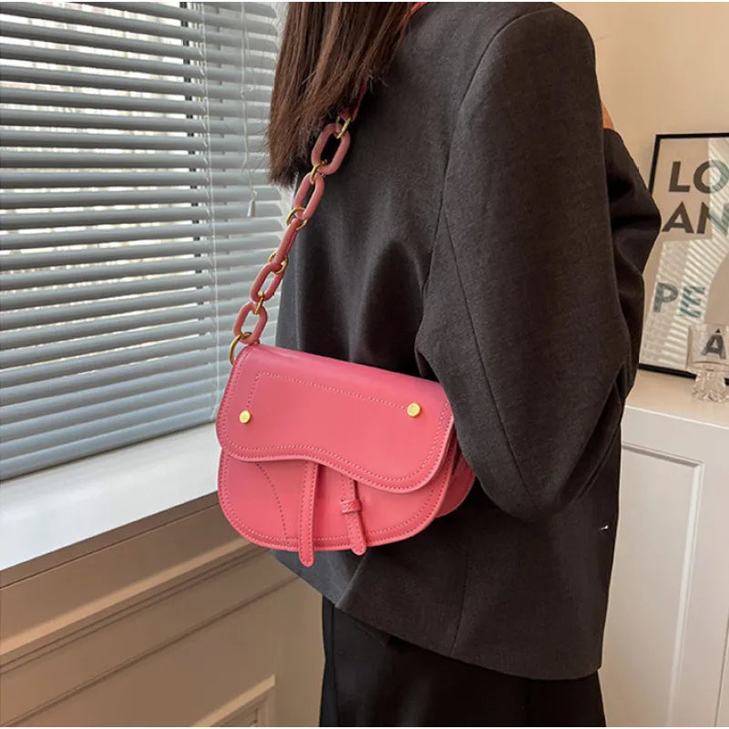LuxeRider Saddle Chic Bag - GlamoROZ