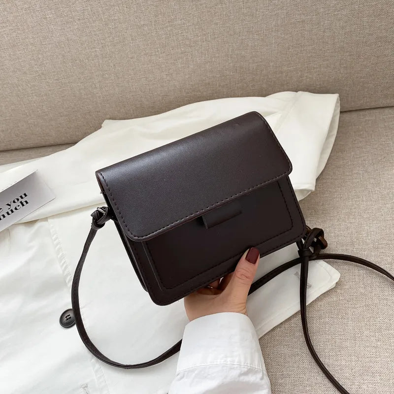VintageVogue Chain Square Bag - GlamoROZ