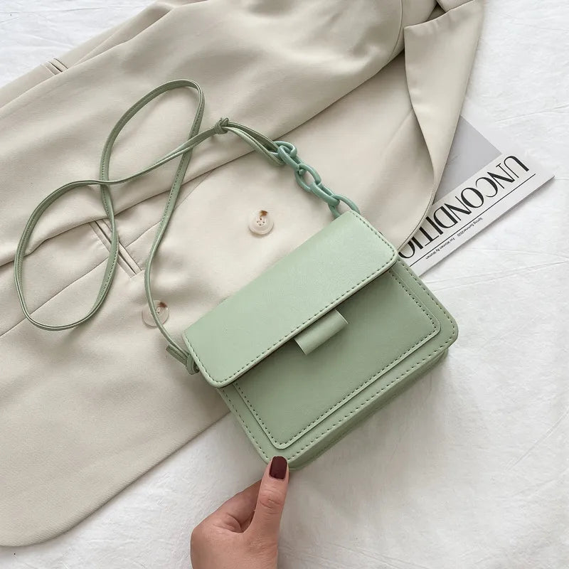 VintageVogue Chain Square Bag - GlamoROZ