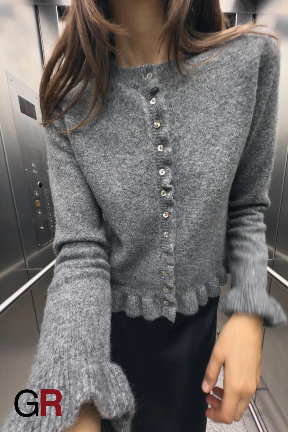 Simple Laminated Round Neck Knitted Grey Sweater - GlamoROZ