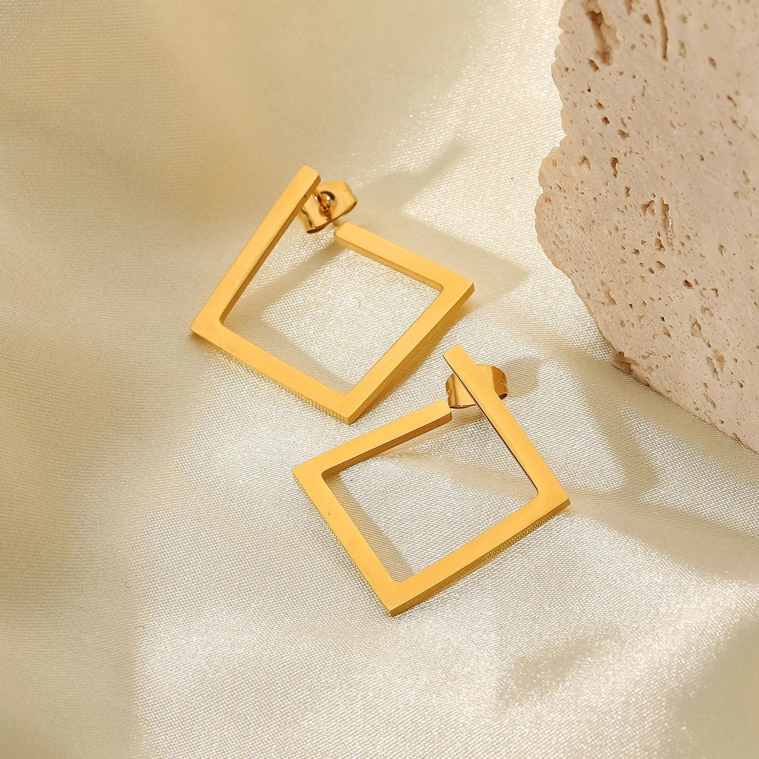 Chic Irregular Square Earrings - GlamoROZ