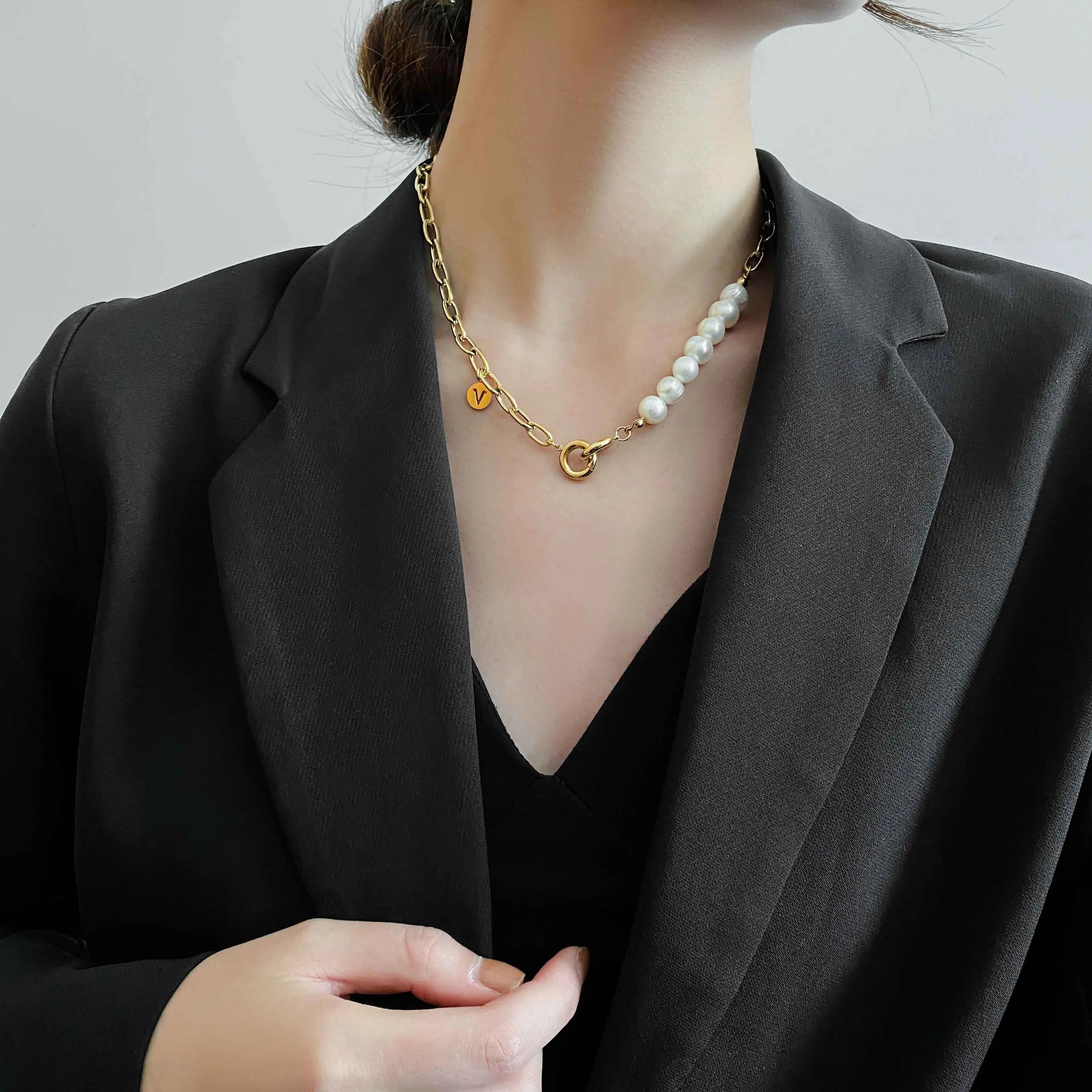 Pearlescent Verve Letter Necklace - GlamoROZ