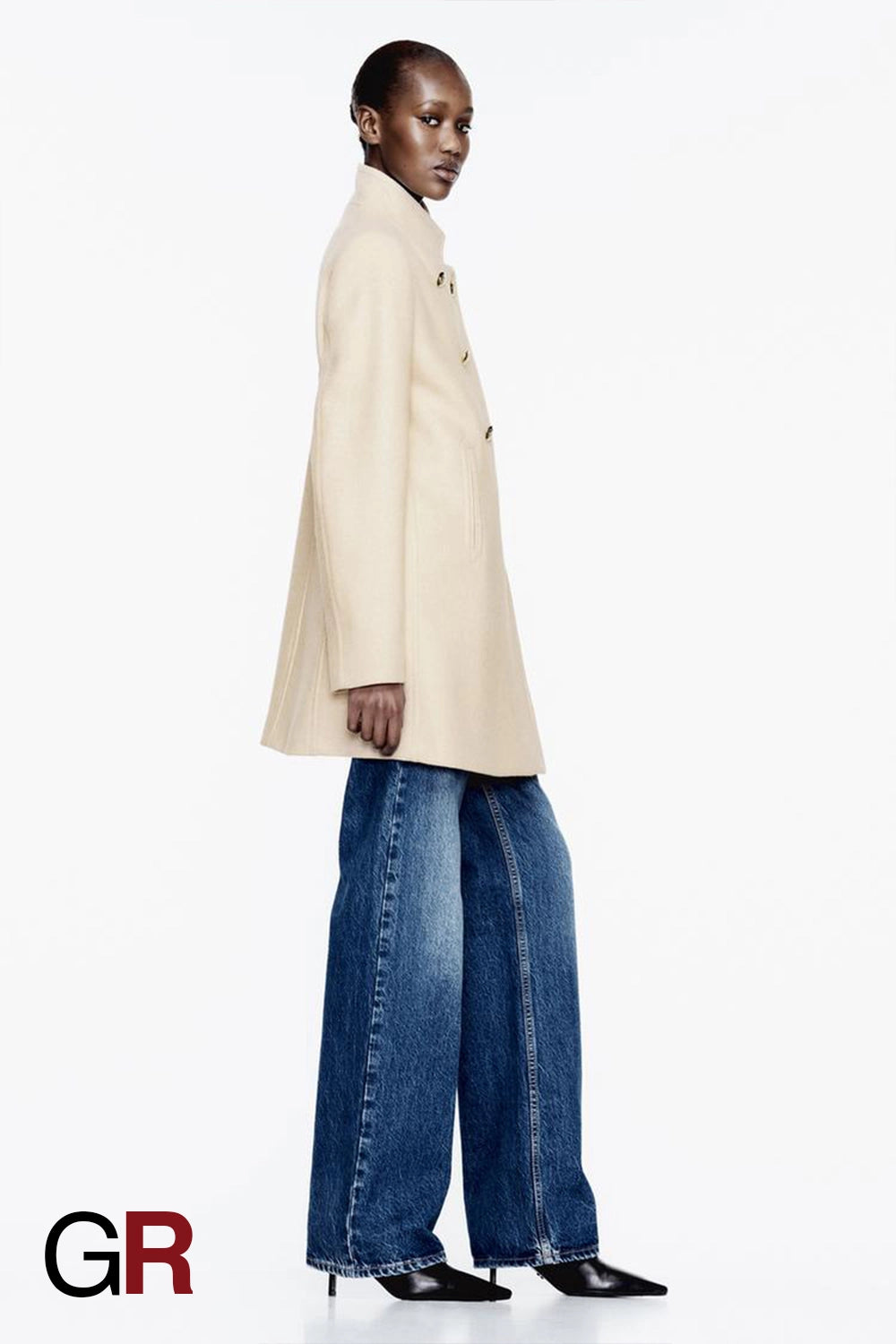 Elegant Slim-Fit Wool Coat in Solid Color - GlamoROZ
