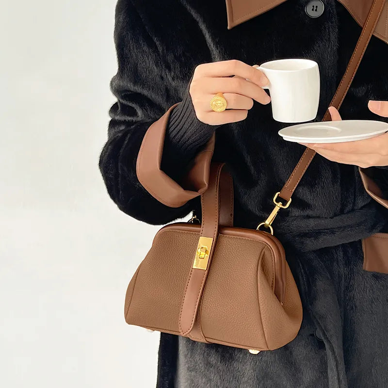 Prestige Leather Traveler Crossbody Bag - GlamoROZ