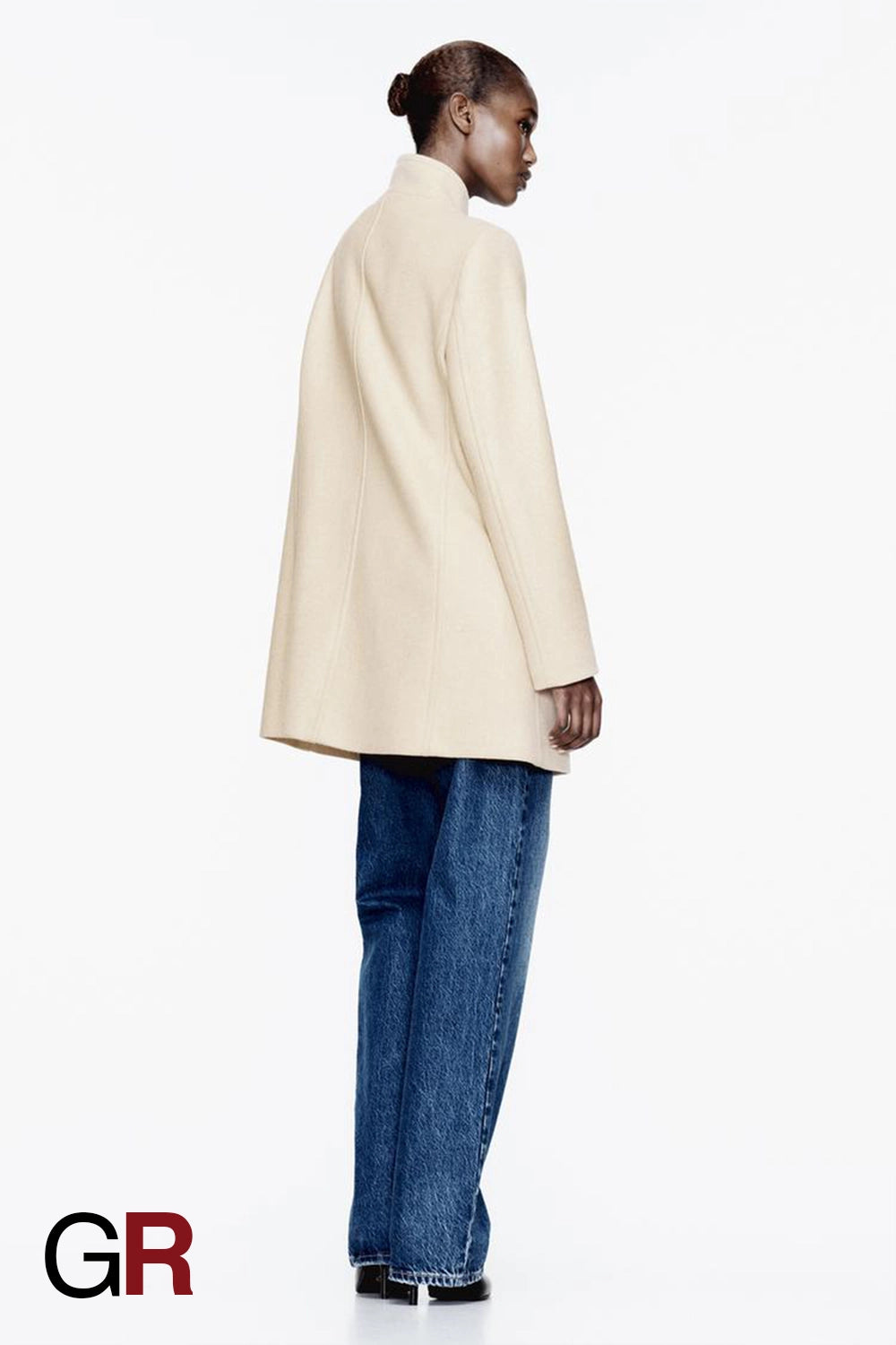 Elegant Slim-Fit Wool Coat in Solid Color - GlamoROZ