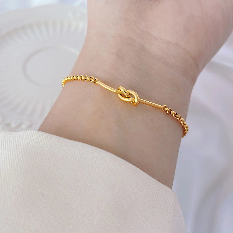 Golden Knot Elegance Bracelet - GlamoROZ