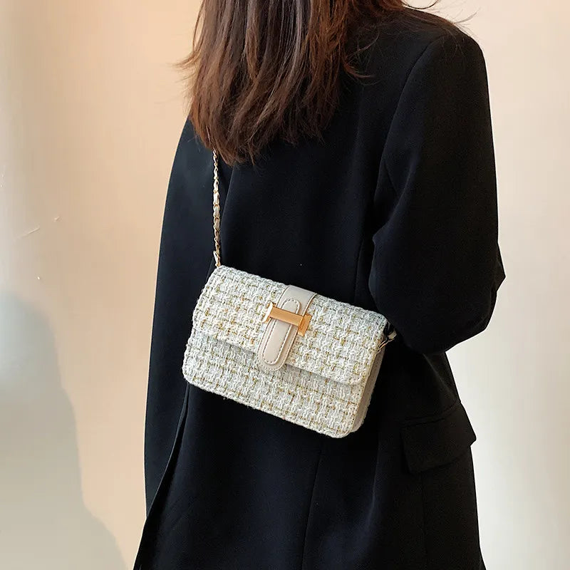 ChicWeave Textured Petite Bag - GlamoROZ