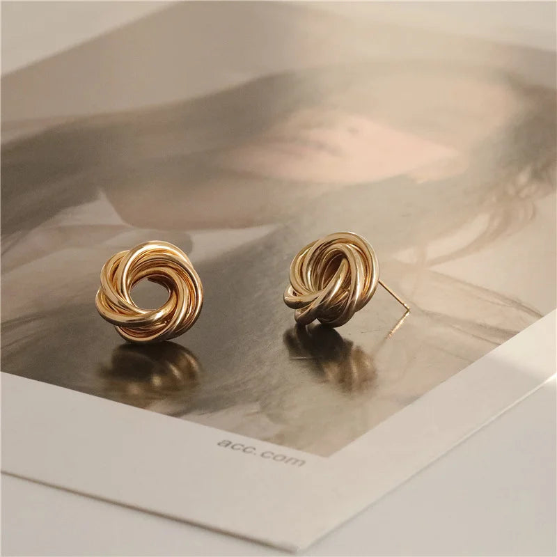 Gilded Blossom Golden Earrings - GlamoROZ