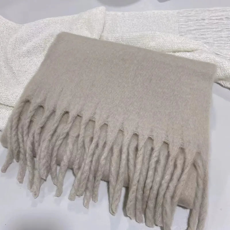 Luxurious Winter Tassel Shawl - GlamoROZ