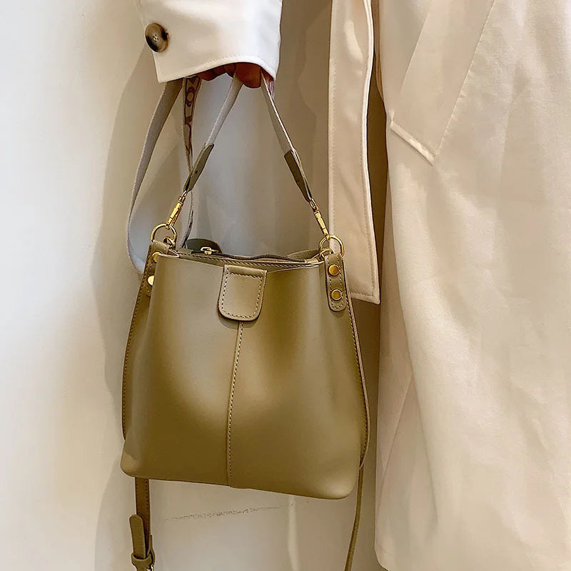 Parisian Chic Wide Strap Bucket Bag - GlamoROZ