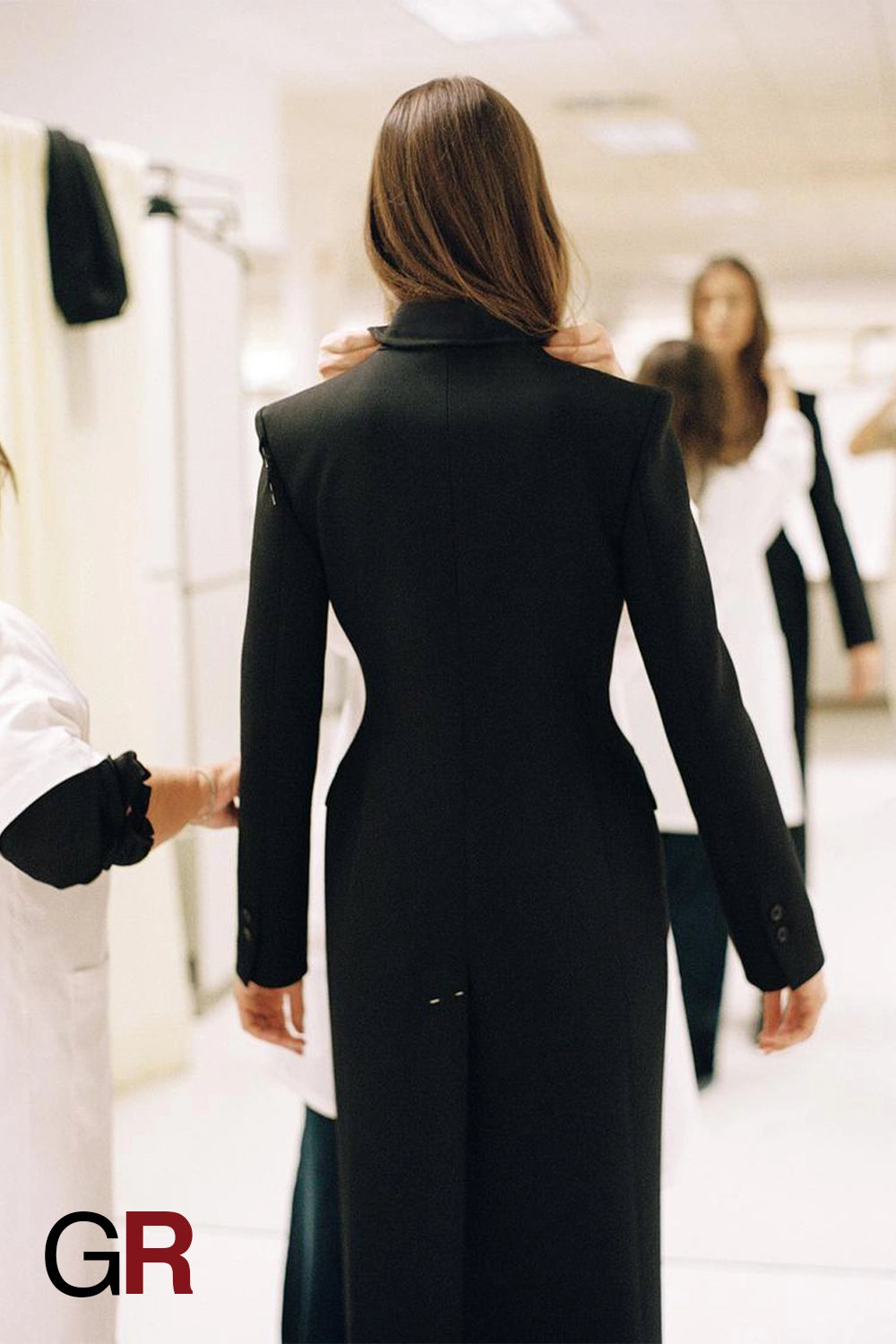 Graceful Slim-Fit Long Lapel Overcoat - GlamoROZ