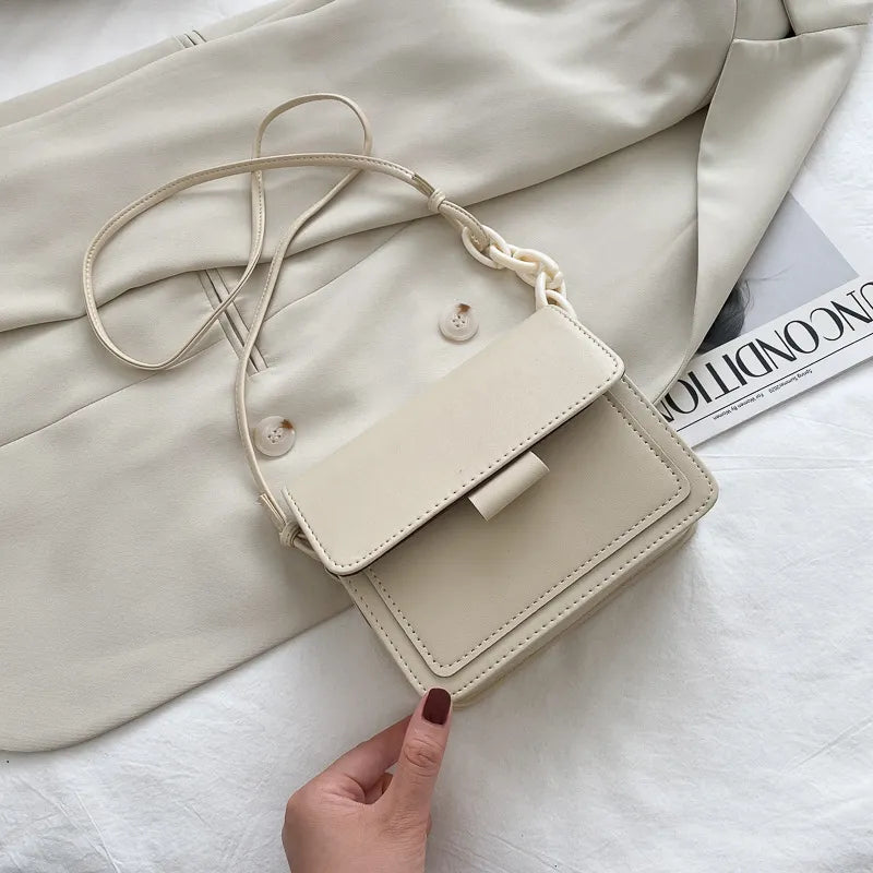 VintageVogue Chain Square Bag - GlamoROZ