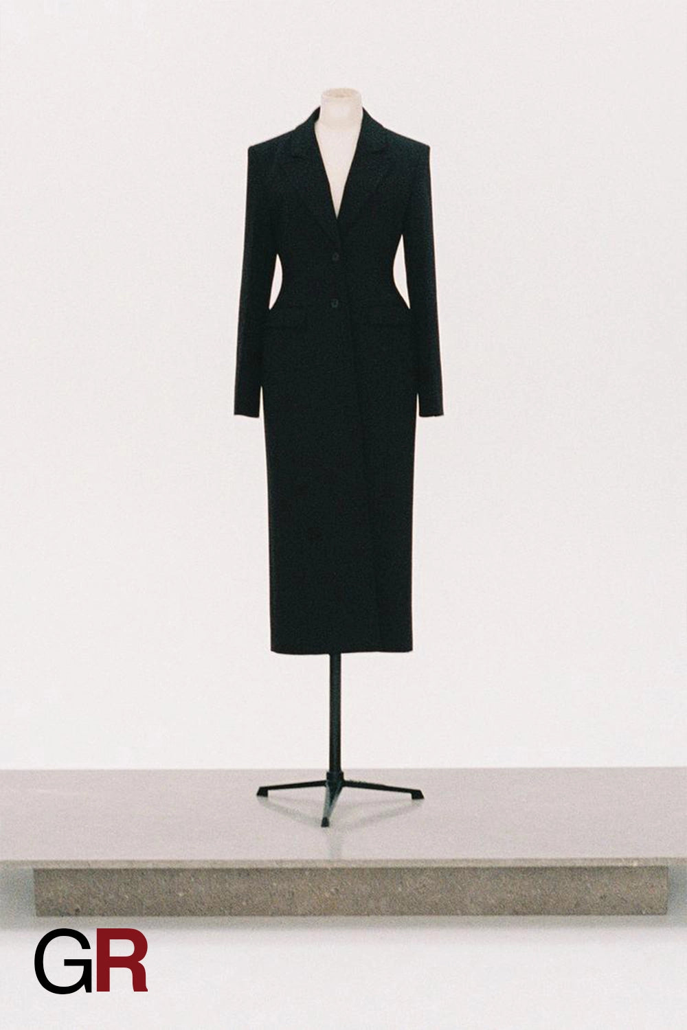 Graceful Slim-Fit Long Lapel Overcoat - GlamoROZ