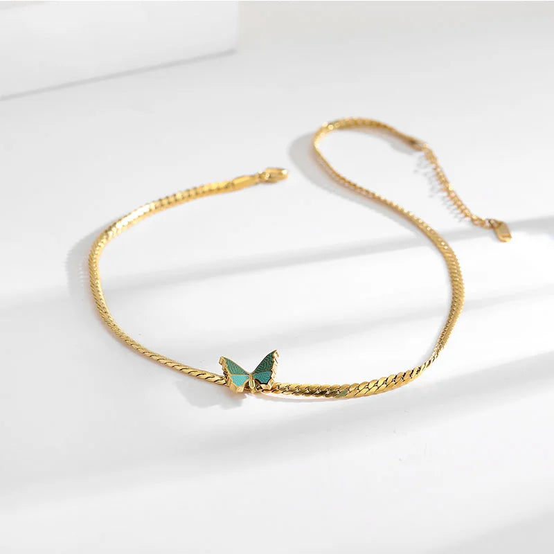 Golden Flutter Necklace - GlamoROZ
