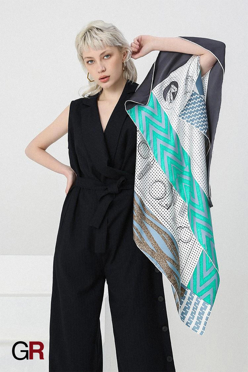 110x110 cm silk scarf