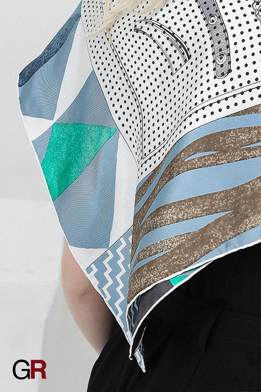 110x110 cm silk scarf