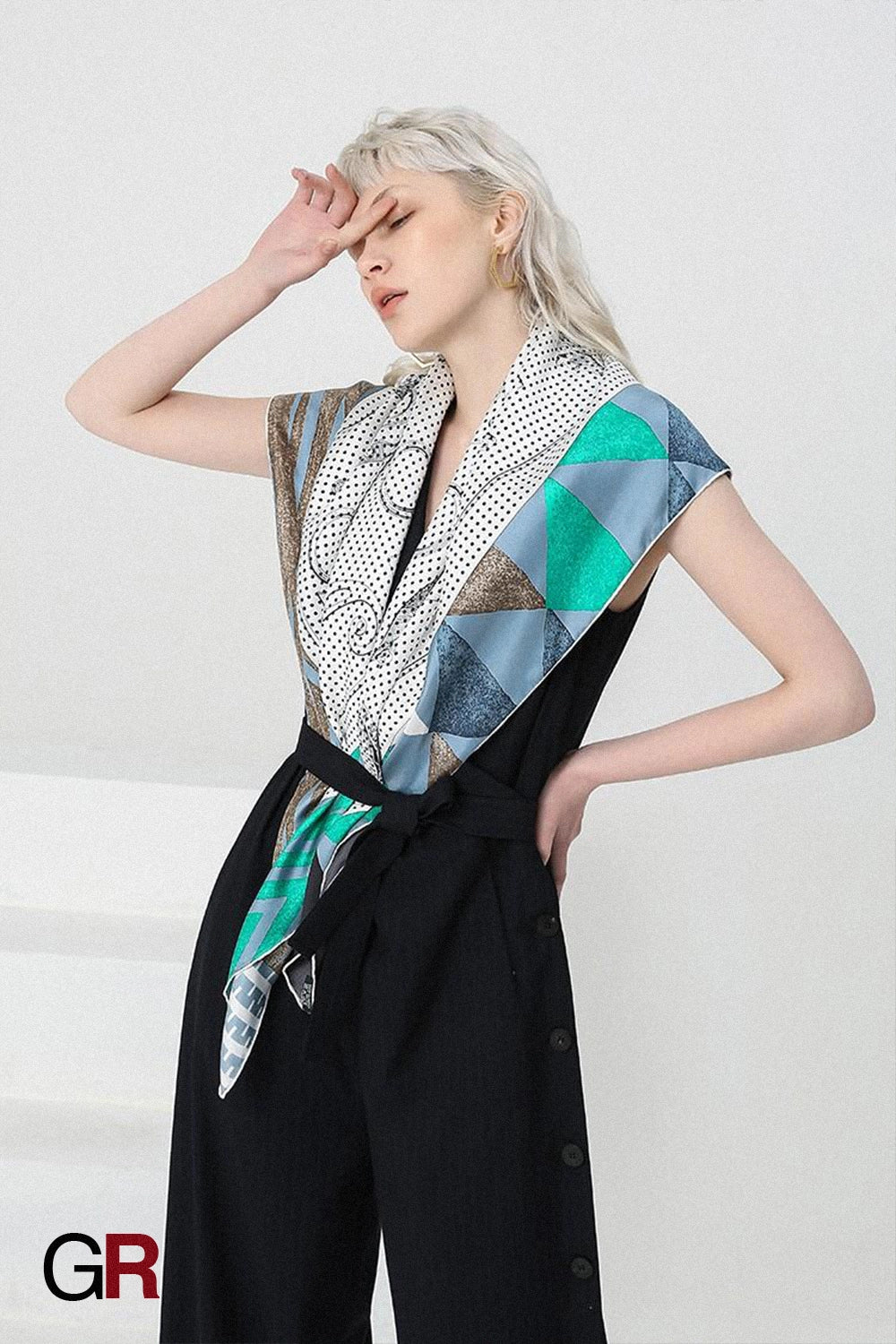 110x110 cm silk scarf