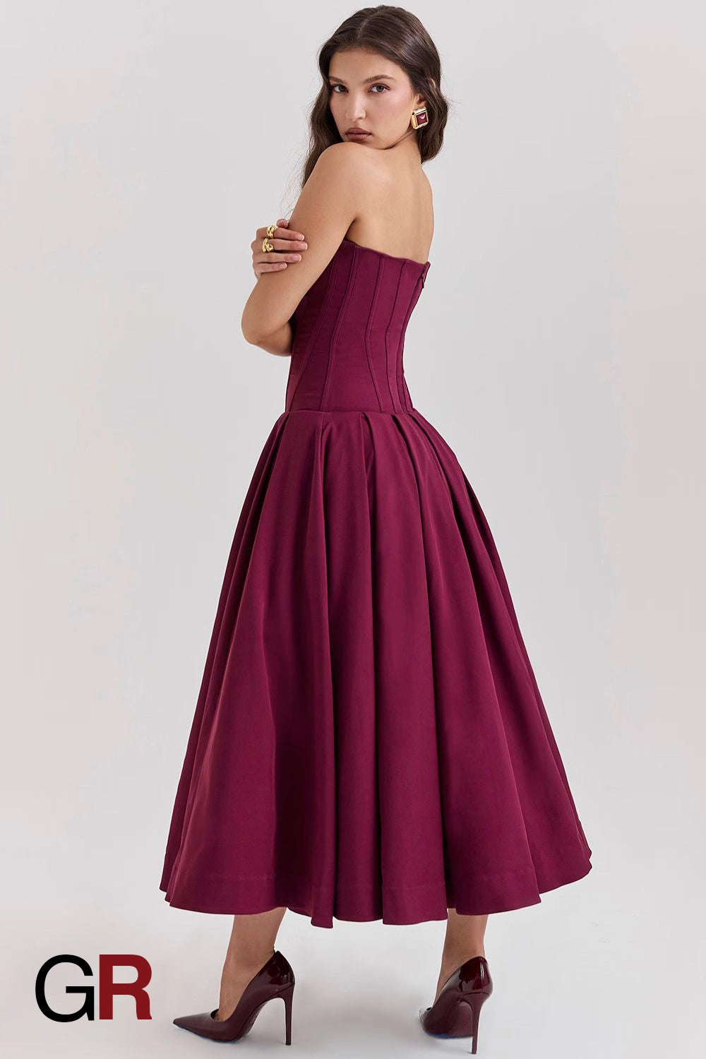 Chic Allure Strapless Bodycon Red Dress - GlamoROZ