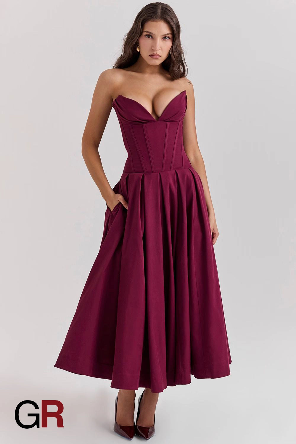 Chic Allure Strapless Bodycon Red Dress - GlamoROZ