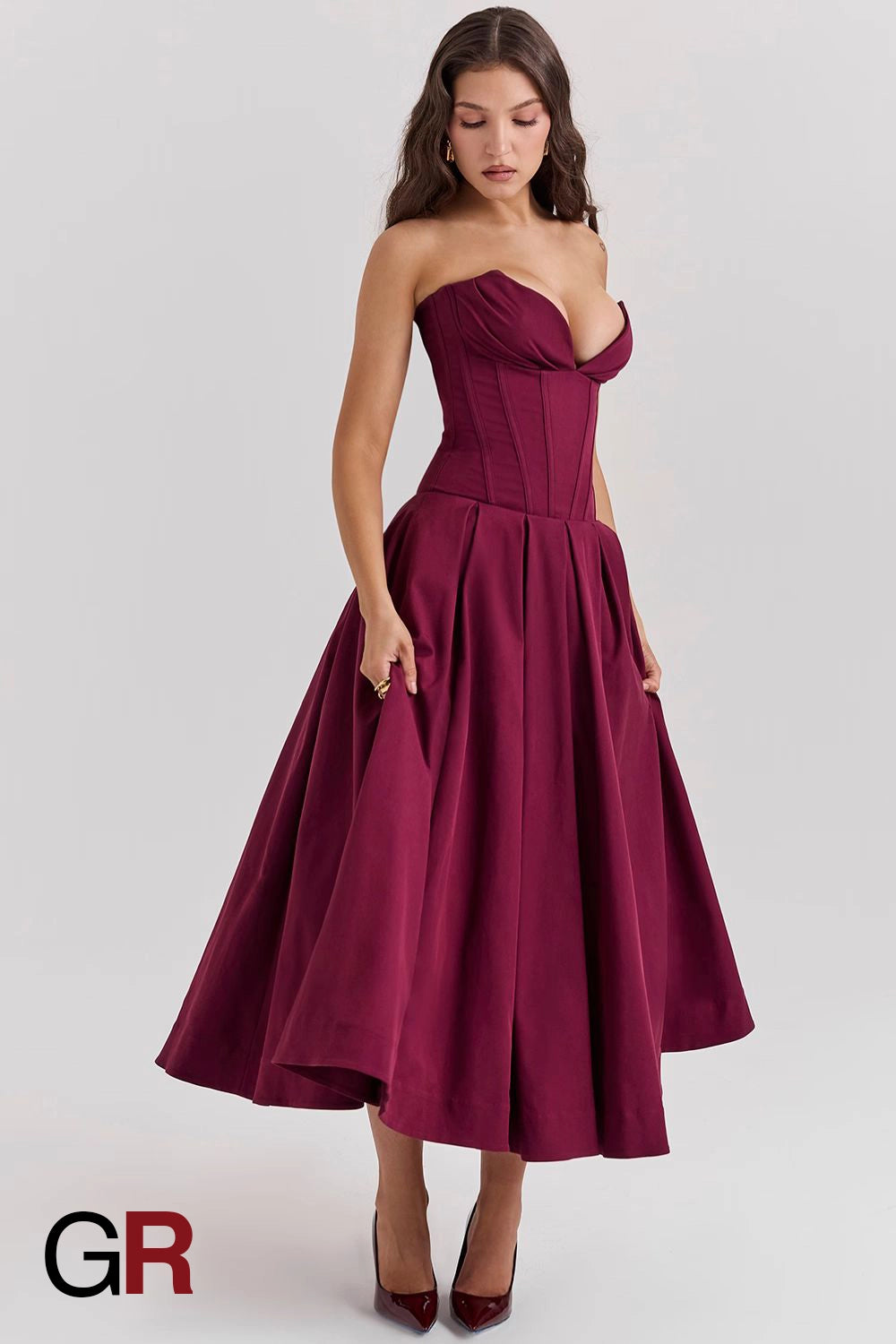 Chic Allure Strapless Bodycon Red Dress - GlamoROZ