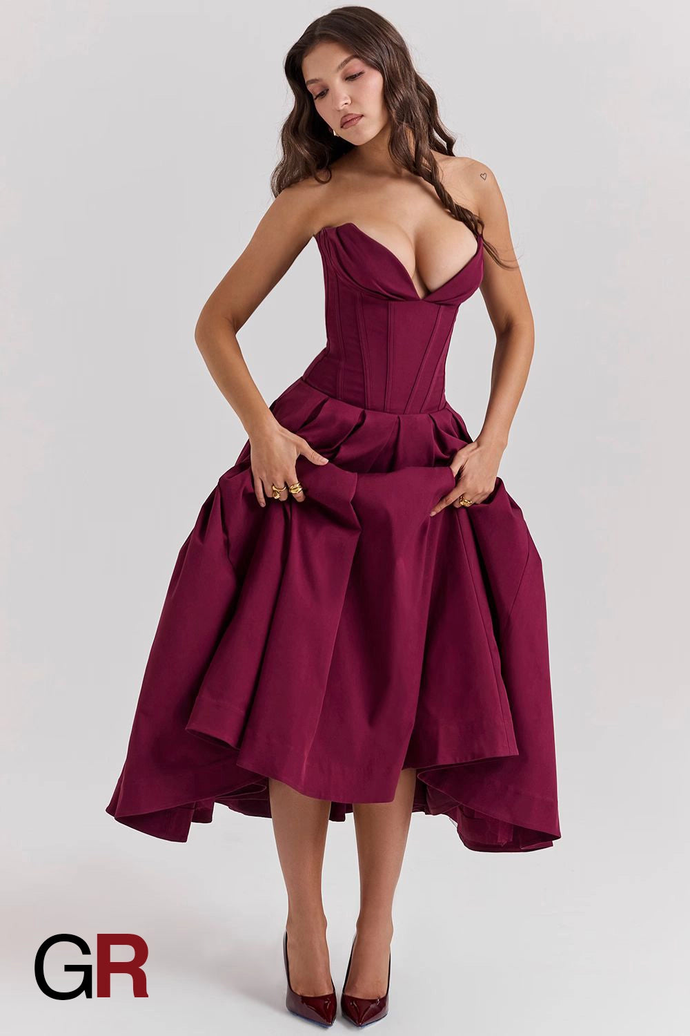 Chic Allure Strapless Bodycon Red Dress - GlamoROZ