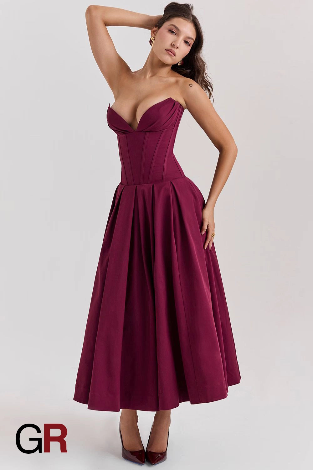 Chic Allure Strapless Bodycon Red Dress - GlamoROZ