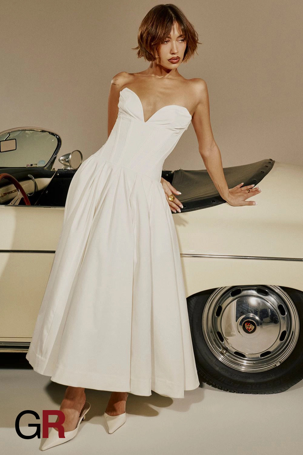 Chic Allure Strapless Bodycon White Dress - GlamoROZ