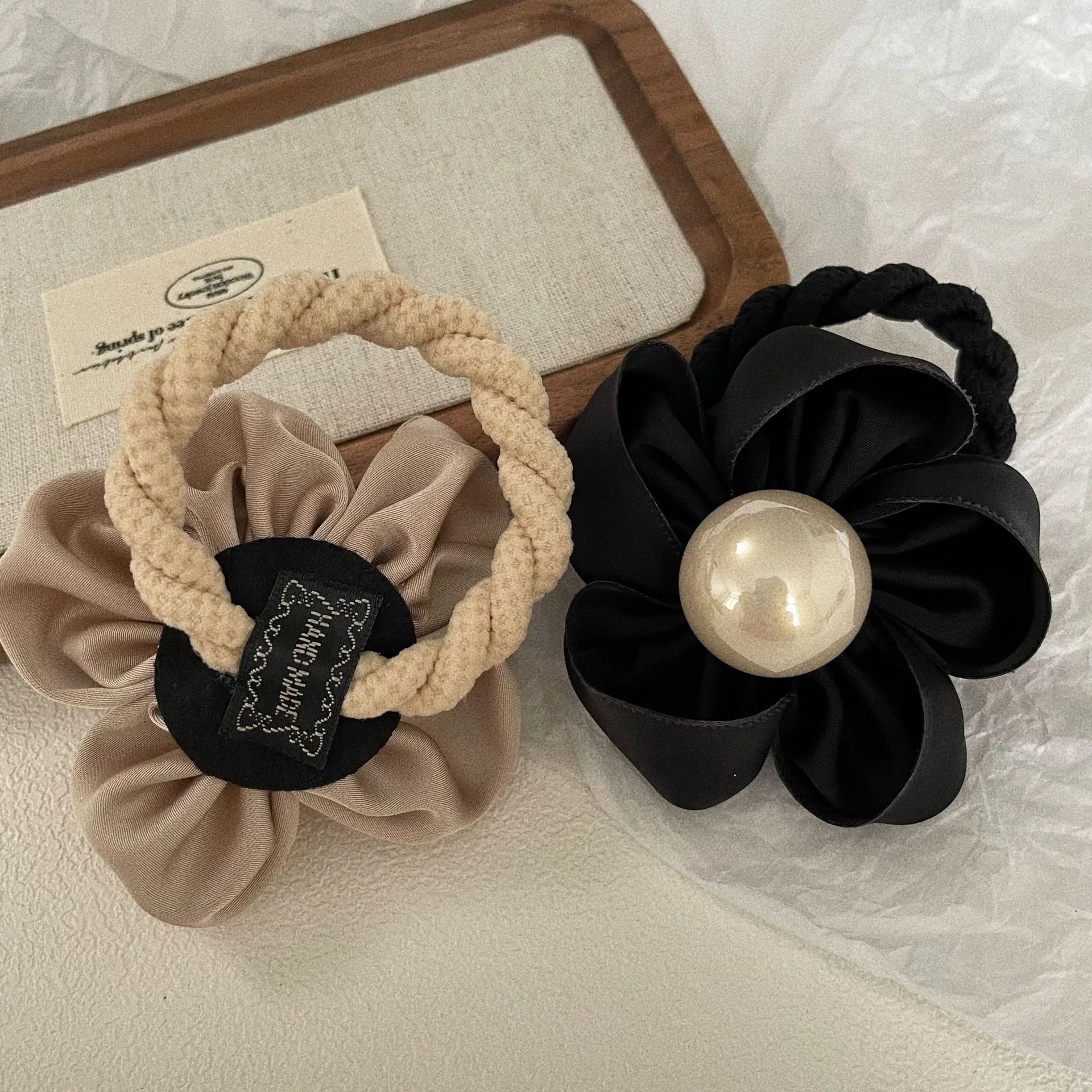 Elegance Pearl Blossom Hair Band - GlamoROZ