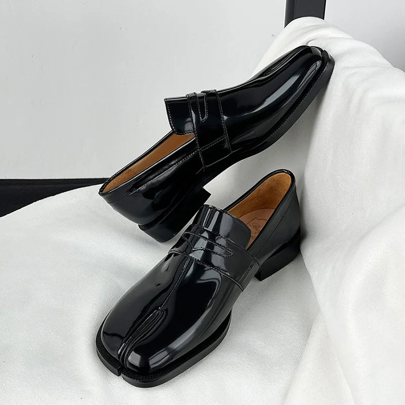 Opulent Equine Elegance Flats for Women - GlamoROZ